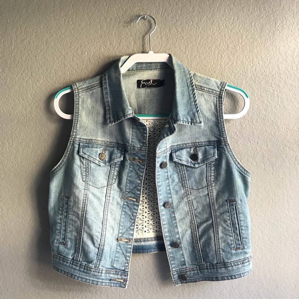EARL JEANS Sleeveless Denim Jacket
